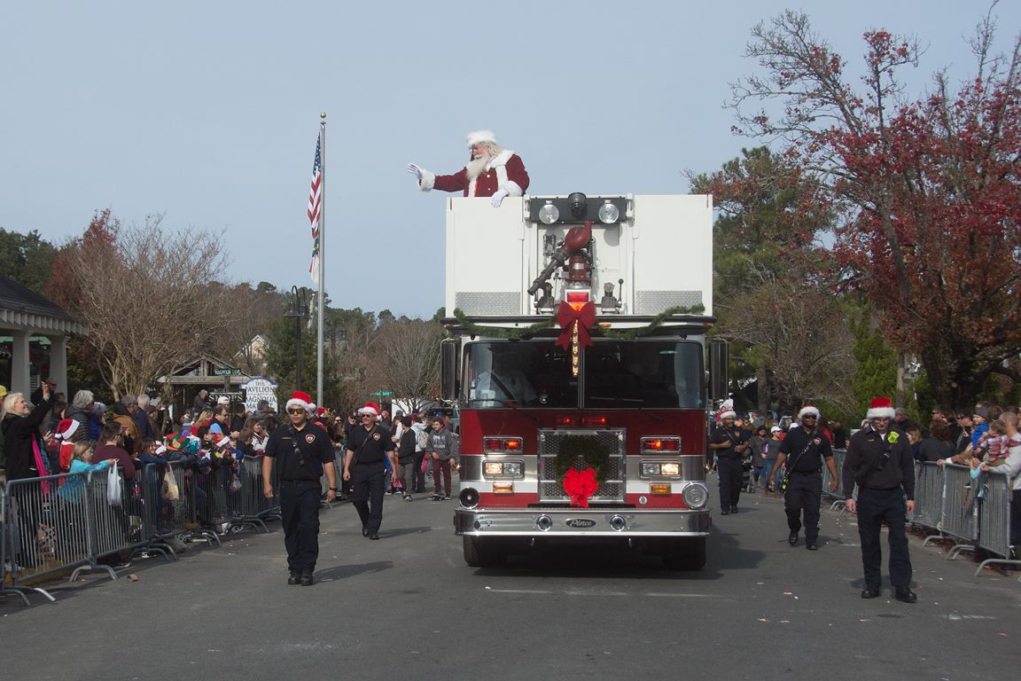 50th annual parade highlights Christmas celebrations in Manteo