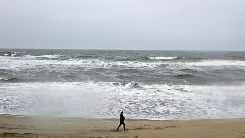 Decreasing winds, shower chances over rest of holiday weekend across Greater Outer Banks
